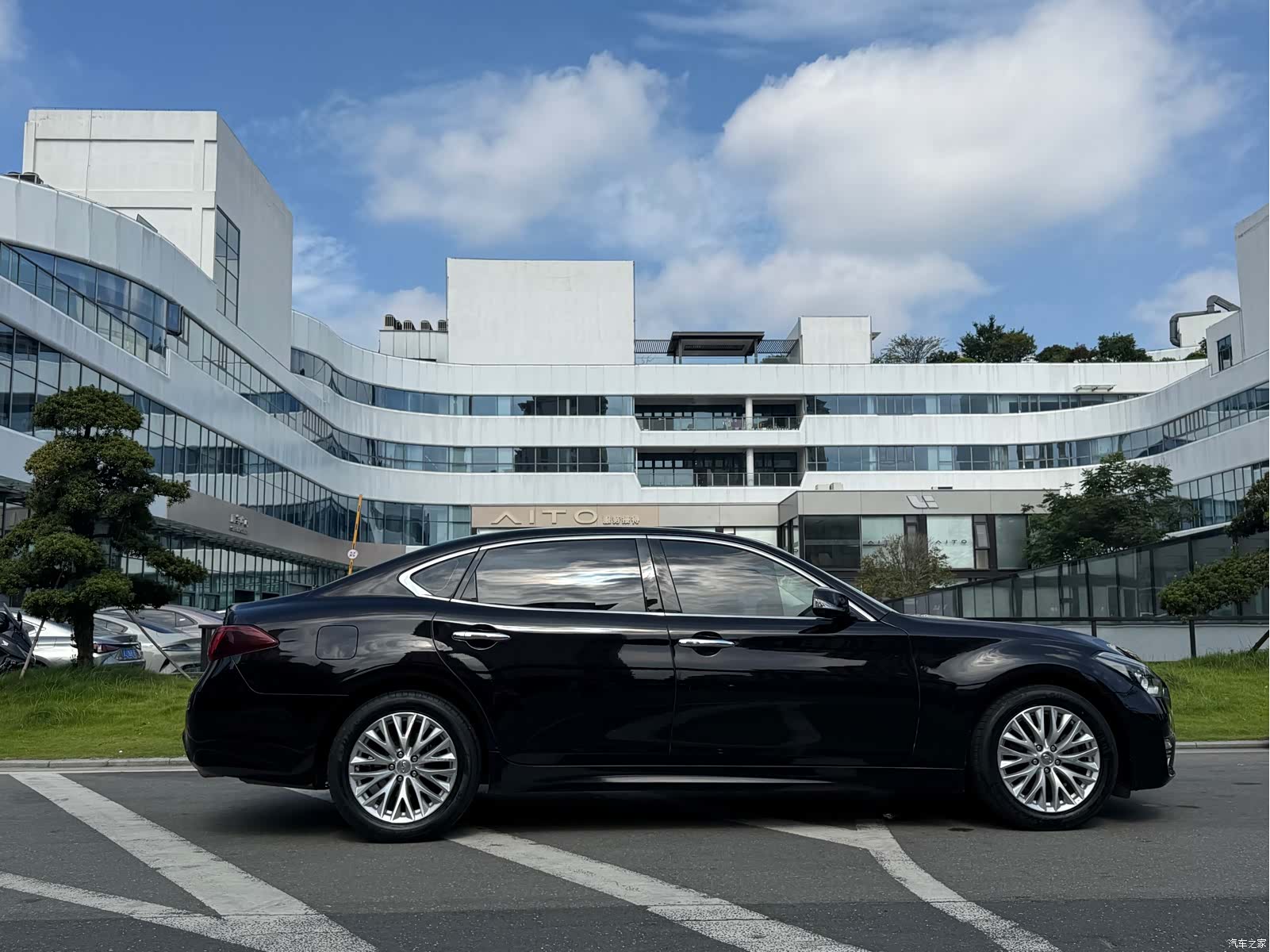 Infiniti Q70, 2015 8