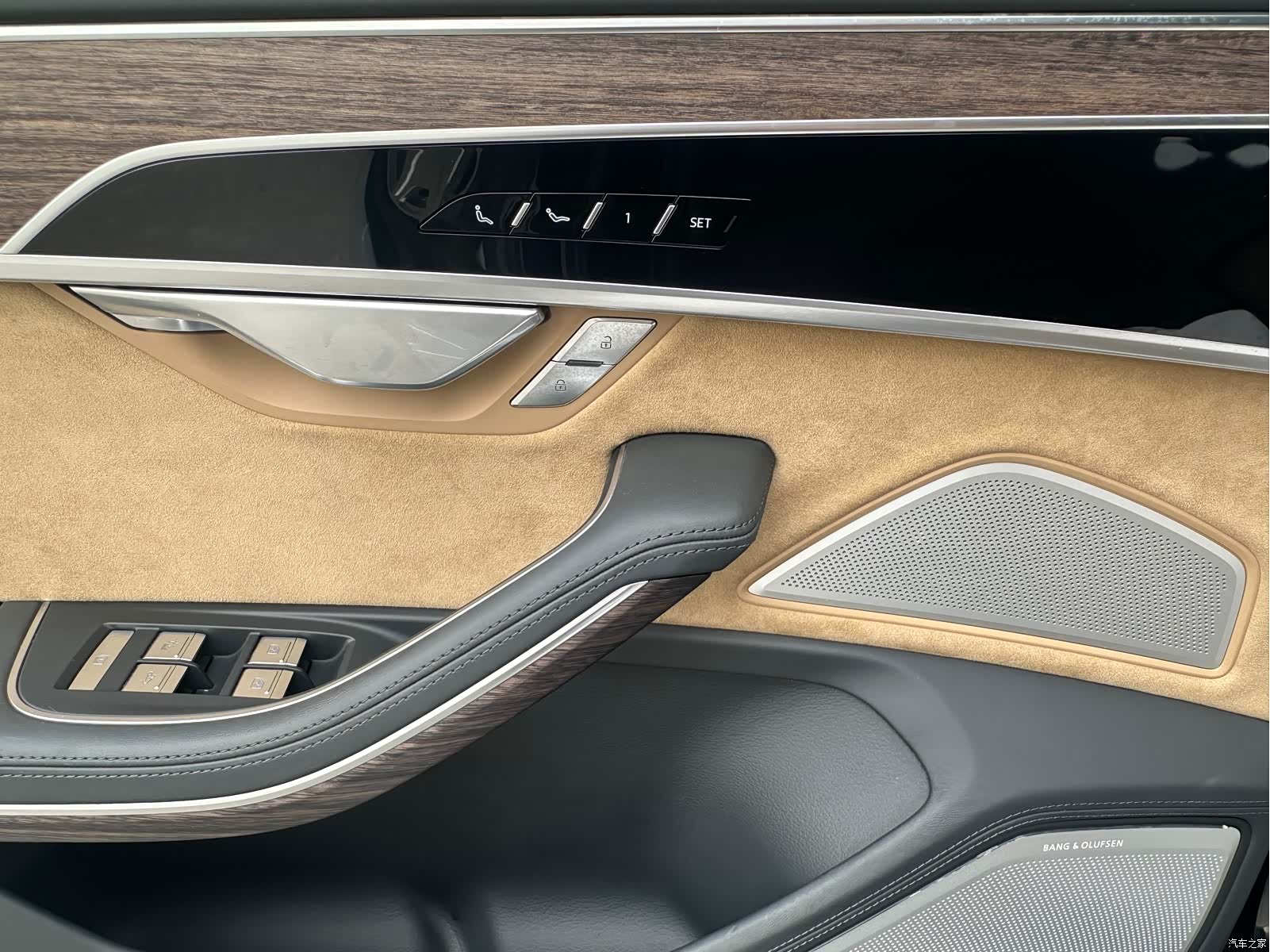 Audi A8L, 2022 22