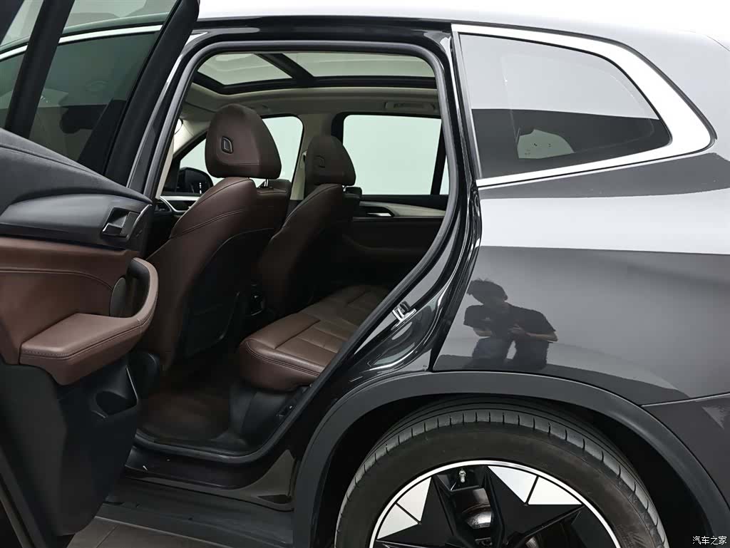BMW iX3, 2021 13