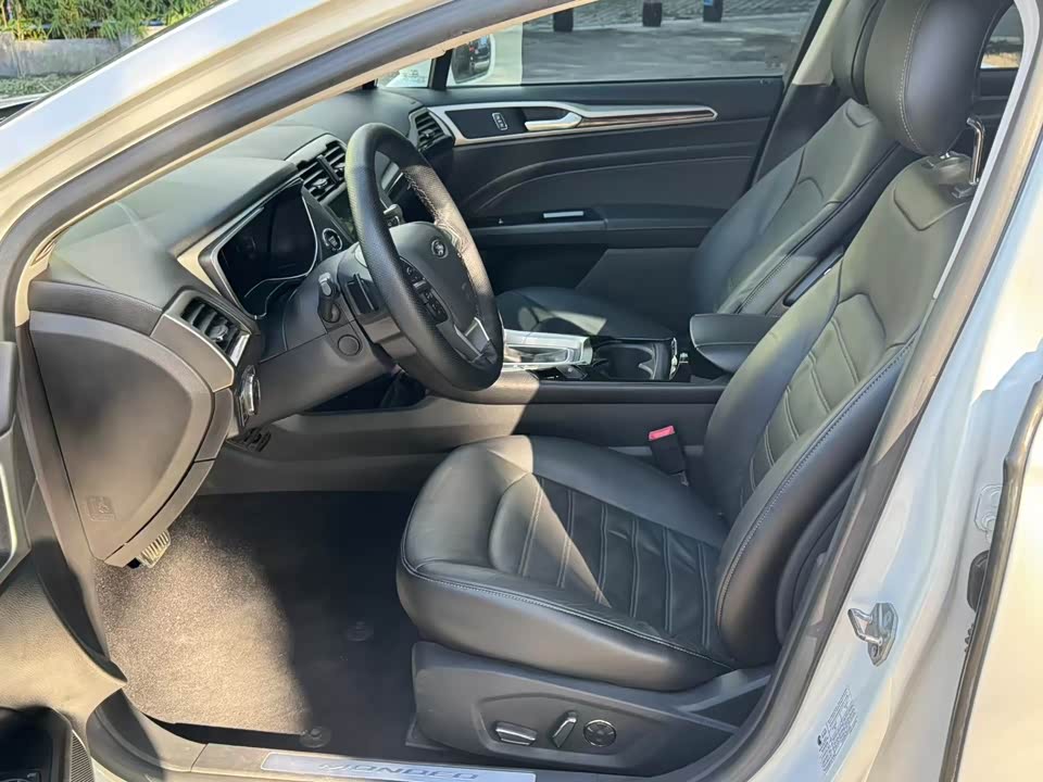 Ford Mondeo Ford Mondeo