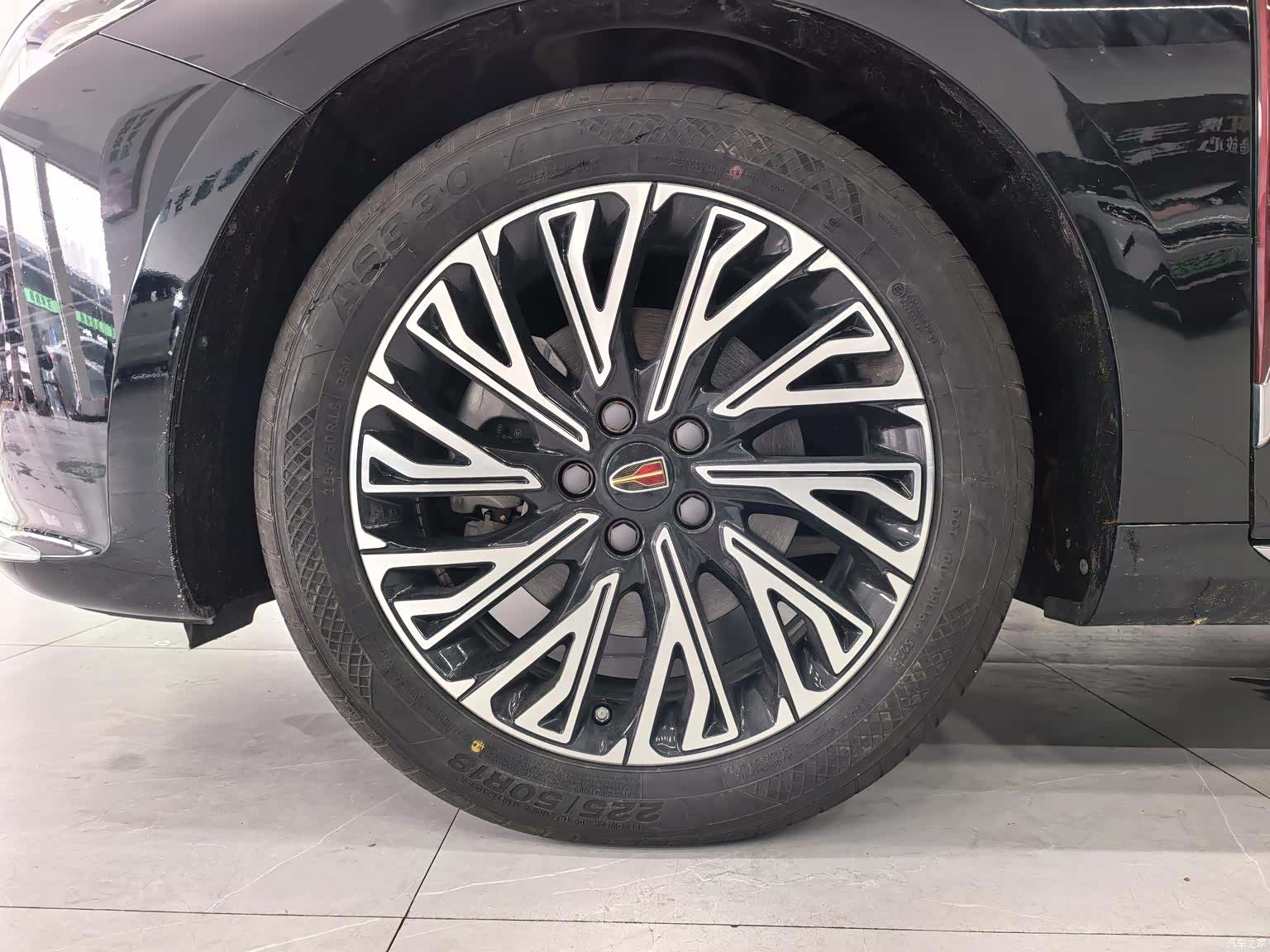Hongqi H5, 2025 12
