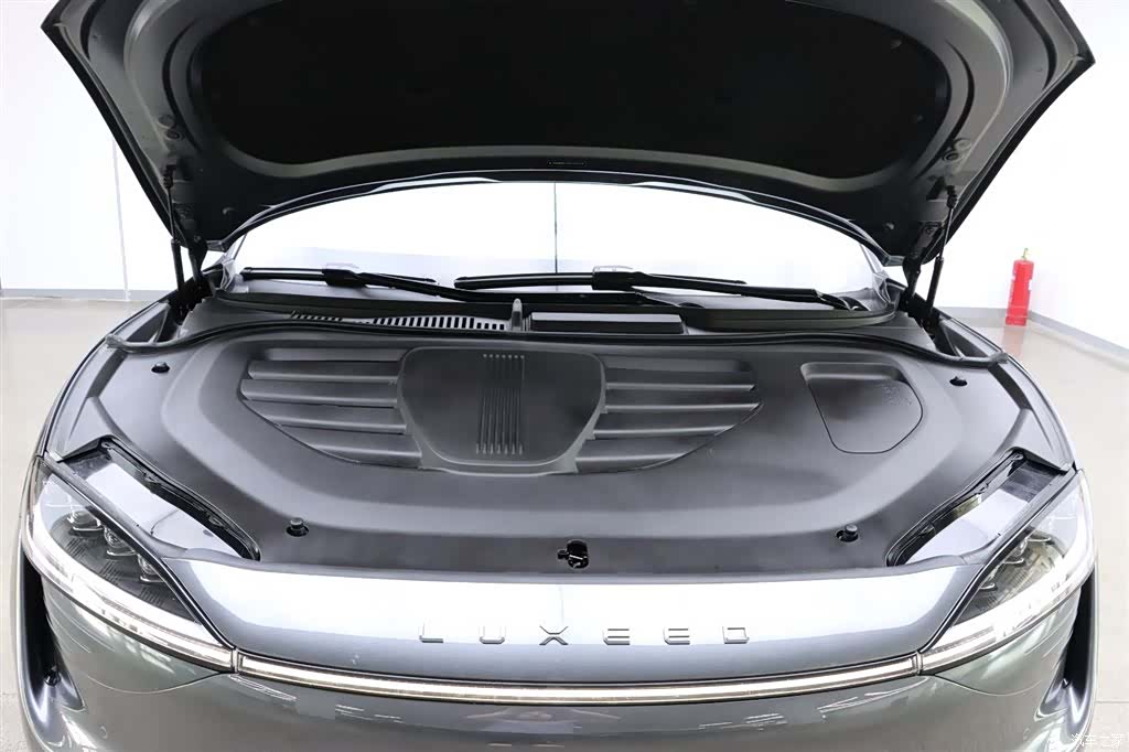Luxeed R7, 2025 31