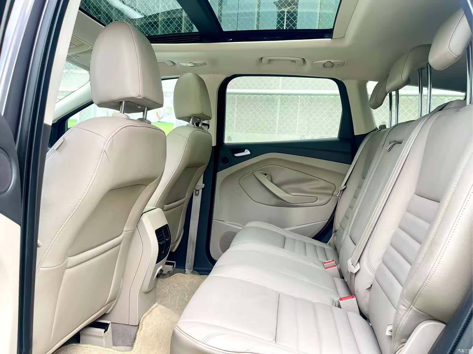 Ford Kuga, 2014 7