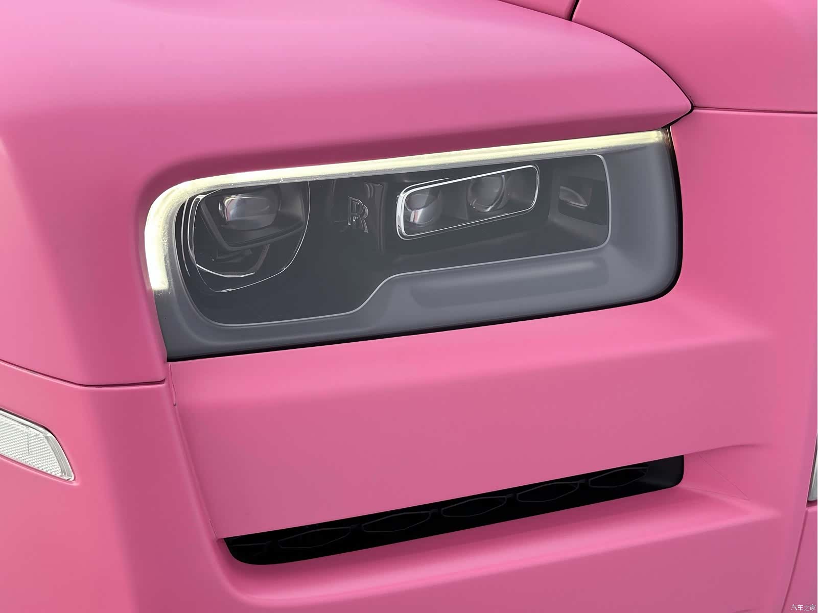 Rolls-Royce Cullinan, 2023 10