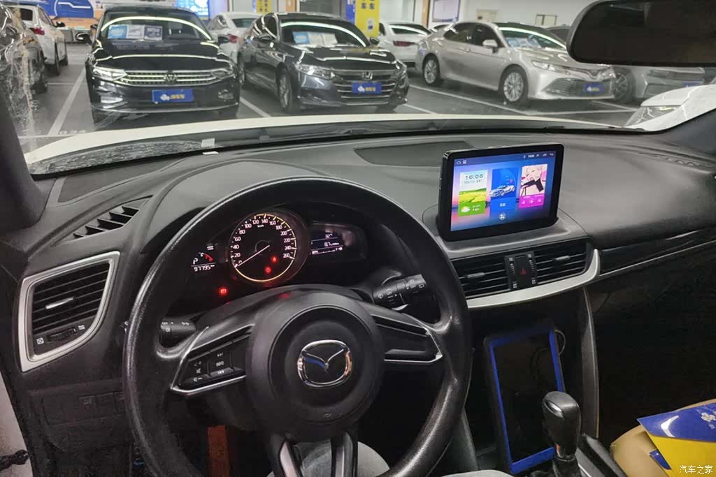 Mazda CX-4, 2018 12