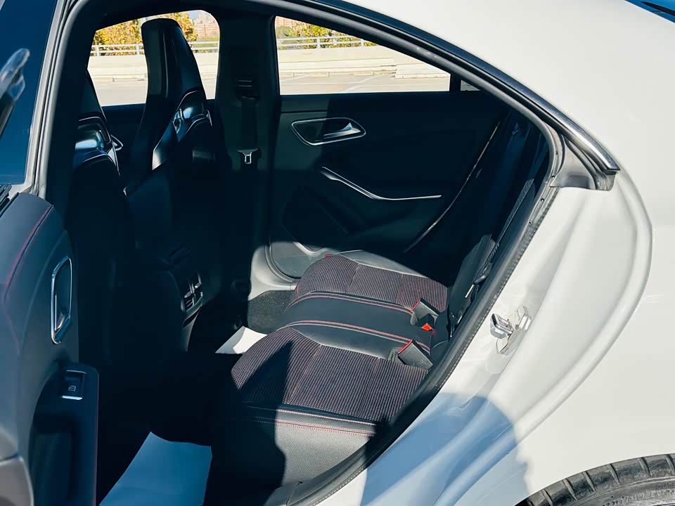 Mercedes-Benz CLA AMG