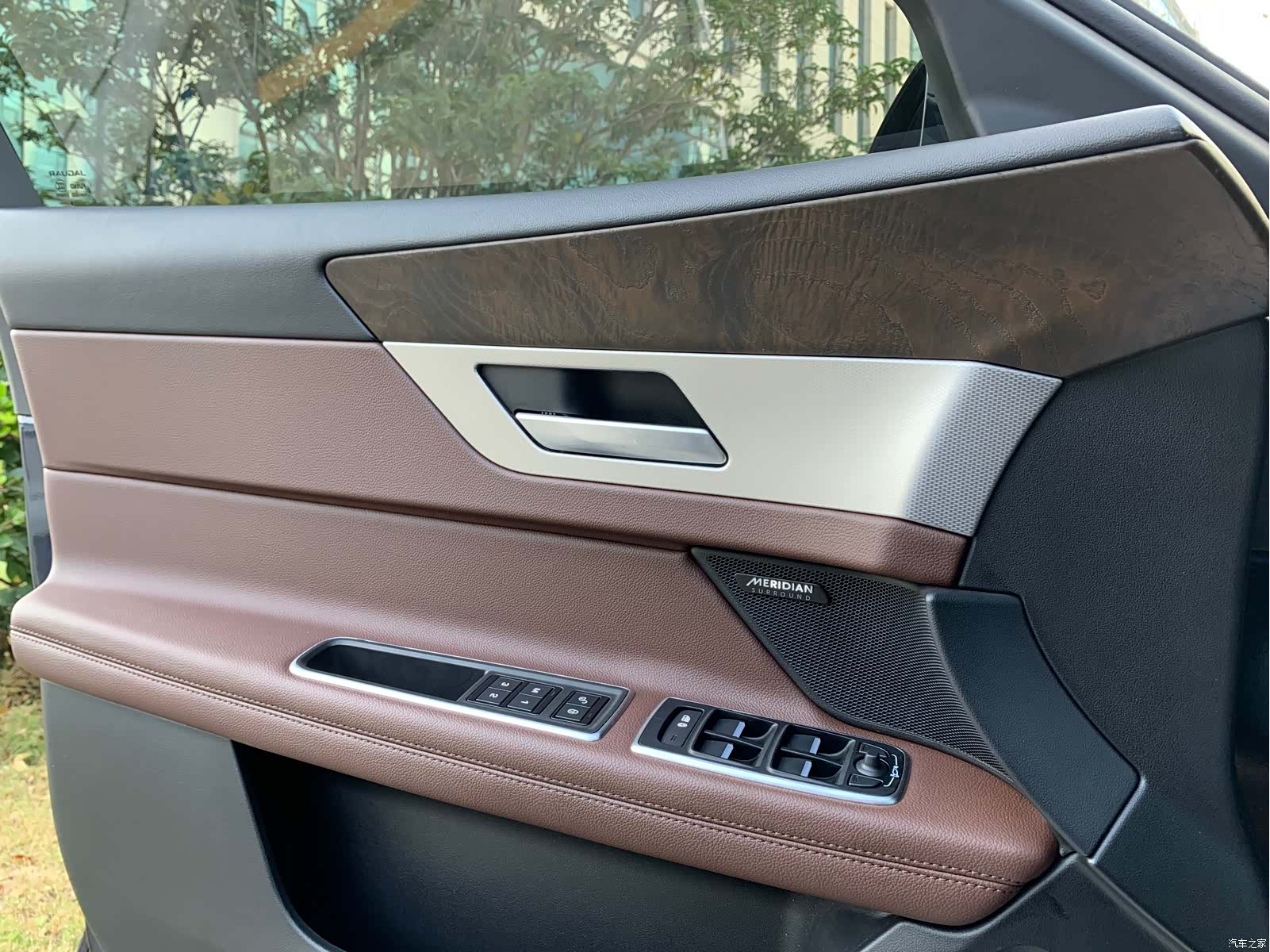 Land Rover XFL, 2019 9