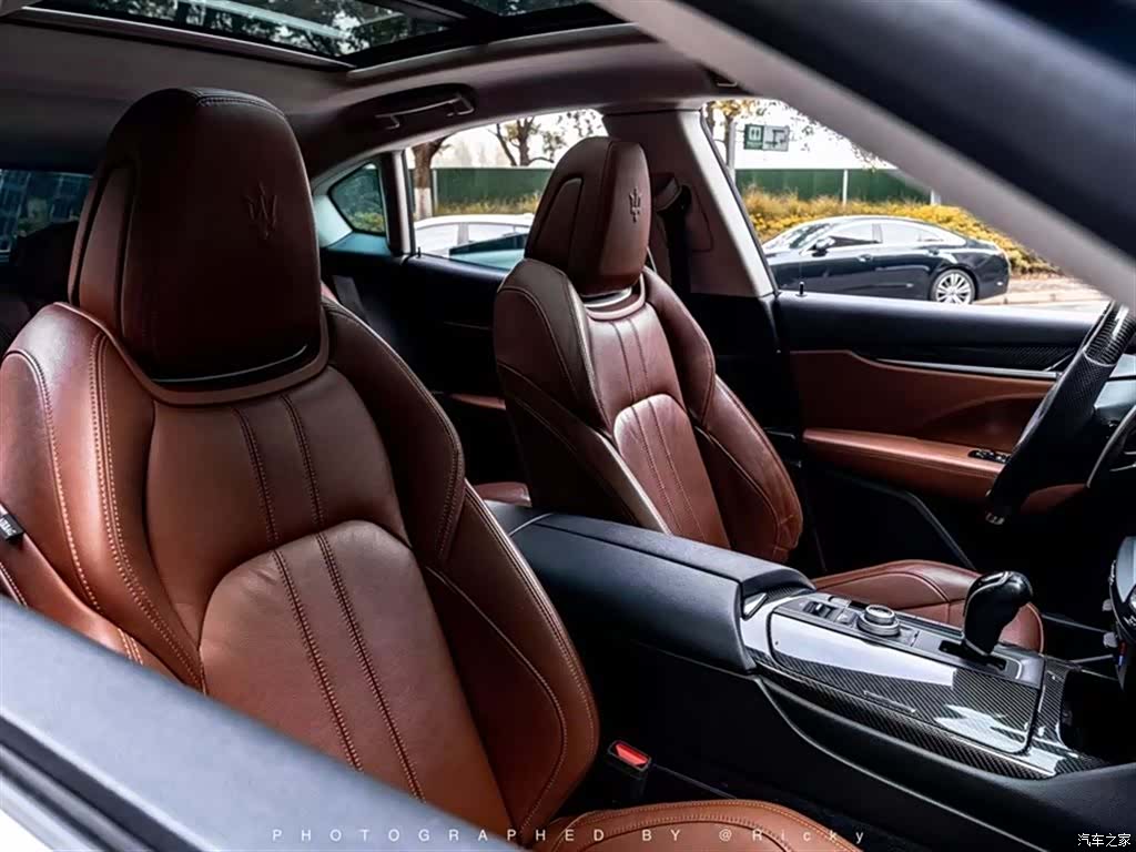Maserati Levante, 2017 10