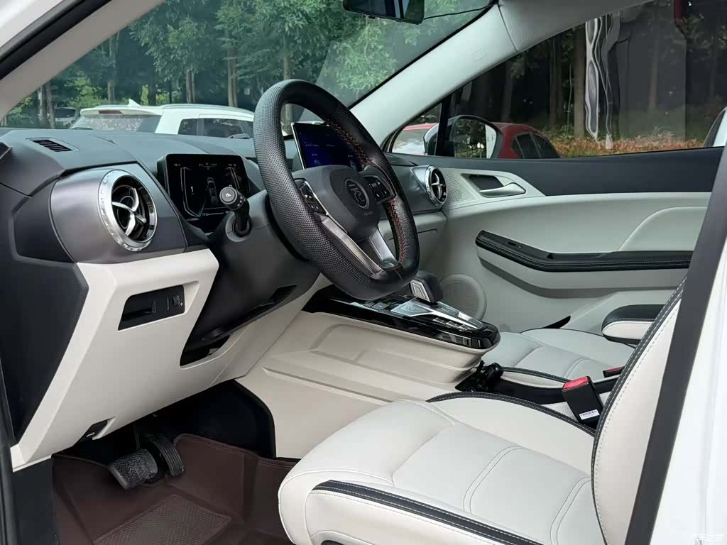 BYD Yuan, 2022 15