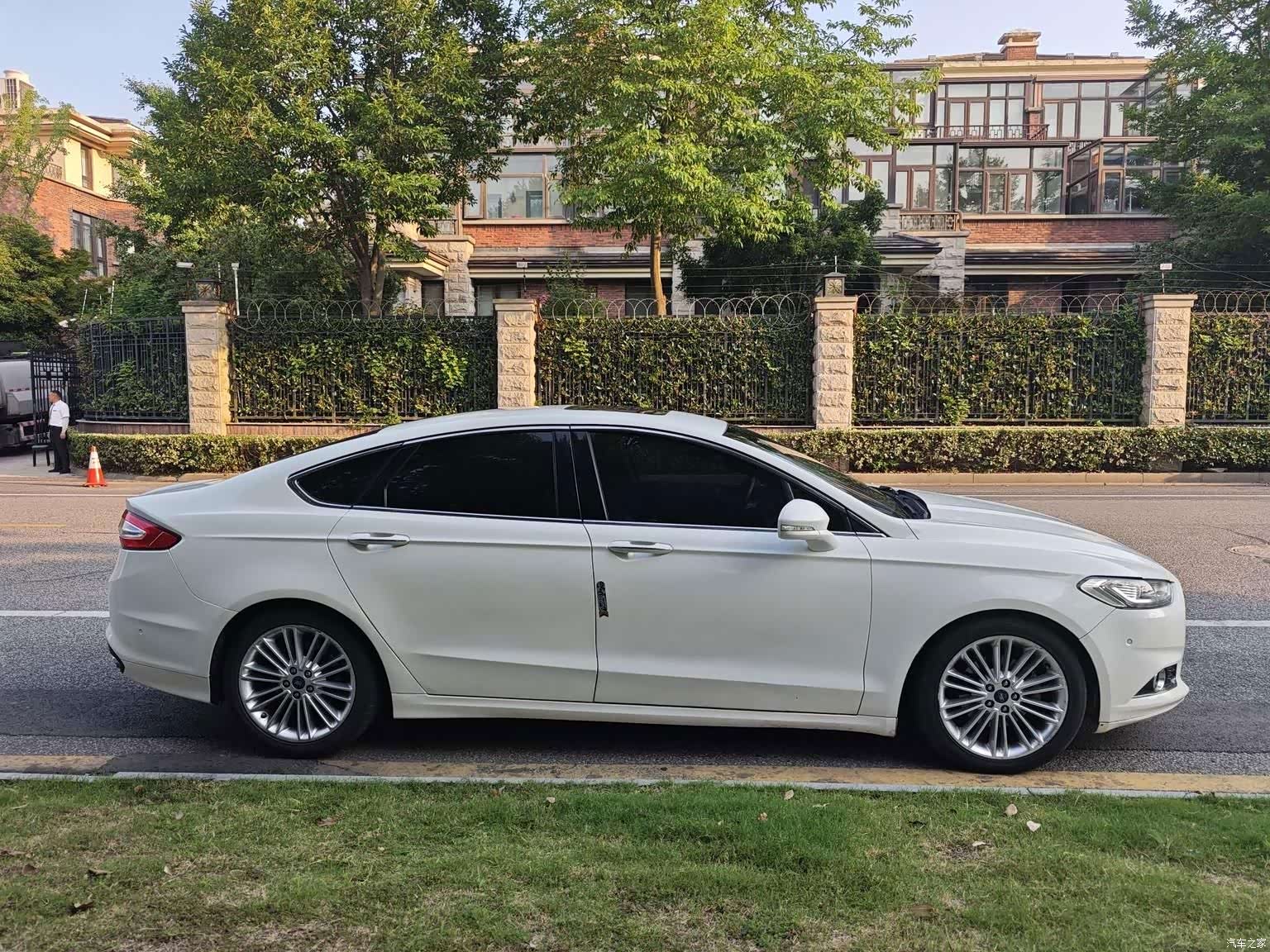 Ford Mondeo, 2014 4
