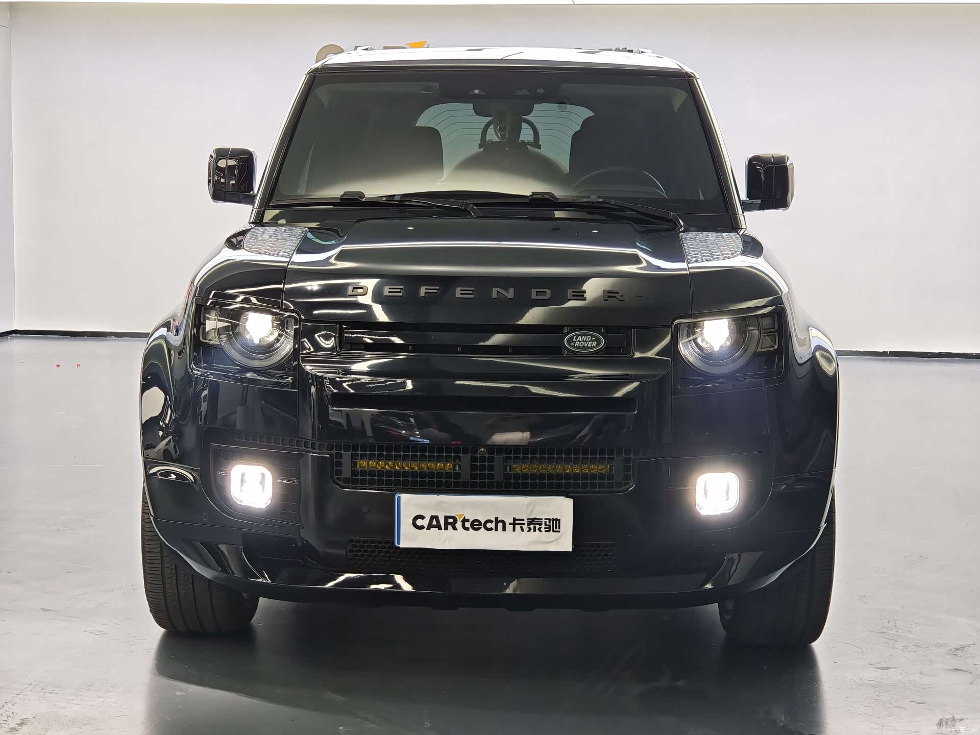 Land Rover Defender, 2022 все фото