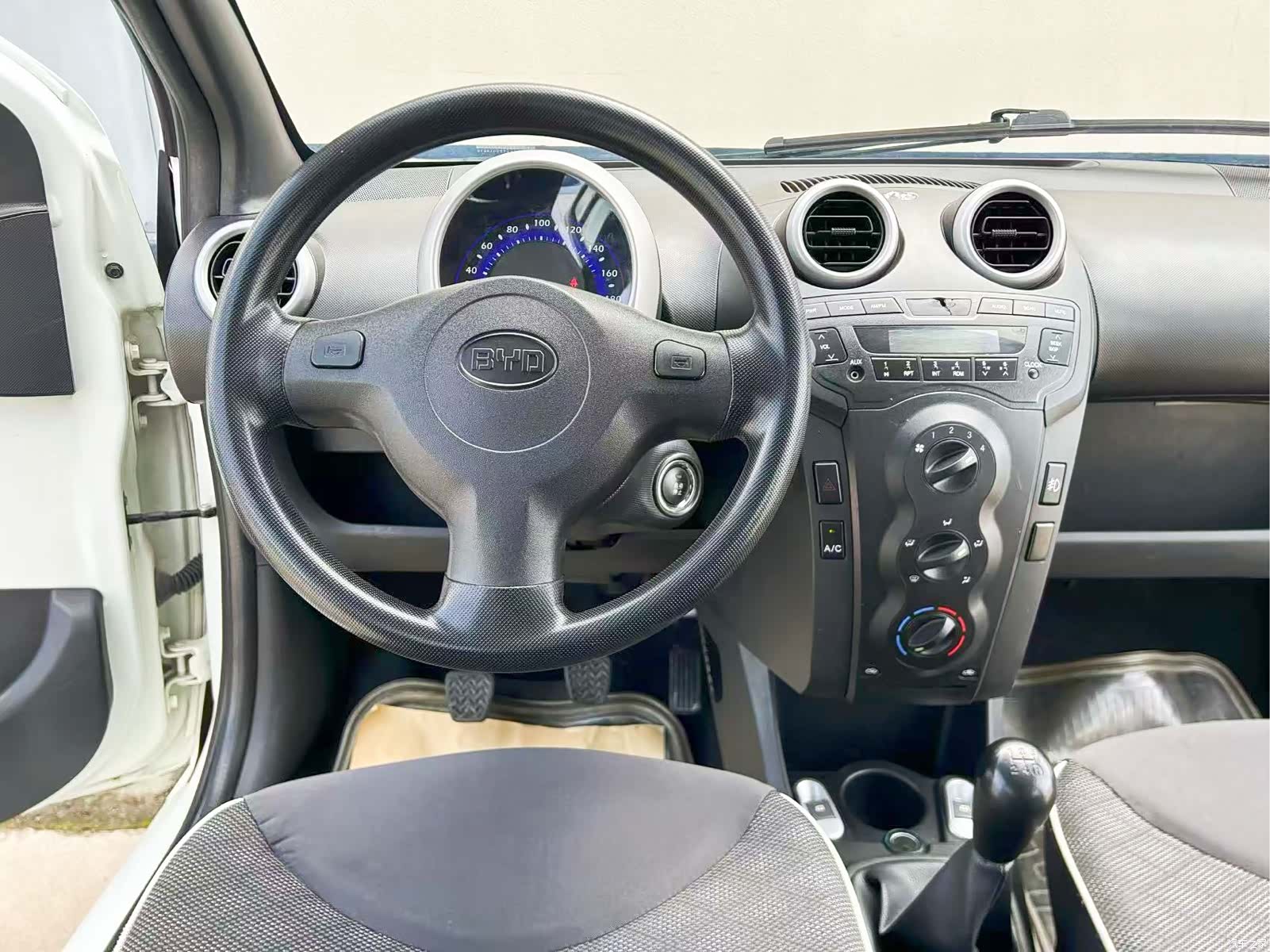 BYD F0, 2015 10