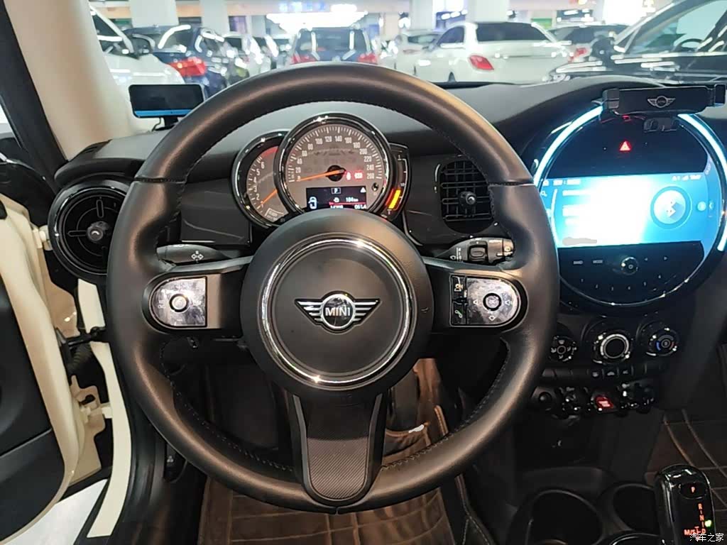 Mini ONE, 2022 11