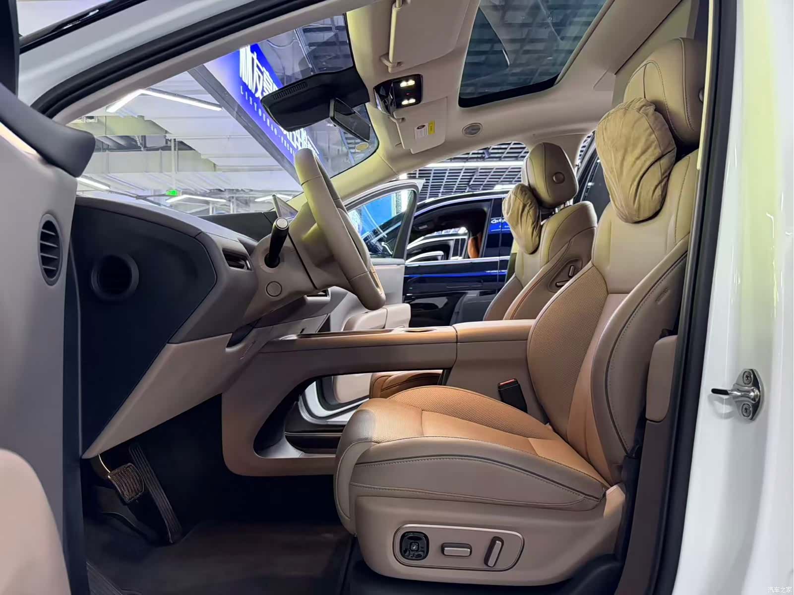 Li Auto i8, 2025 8