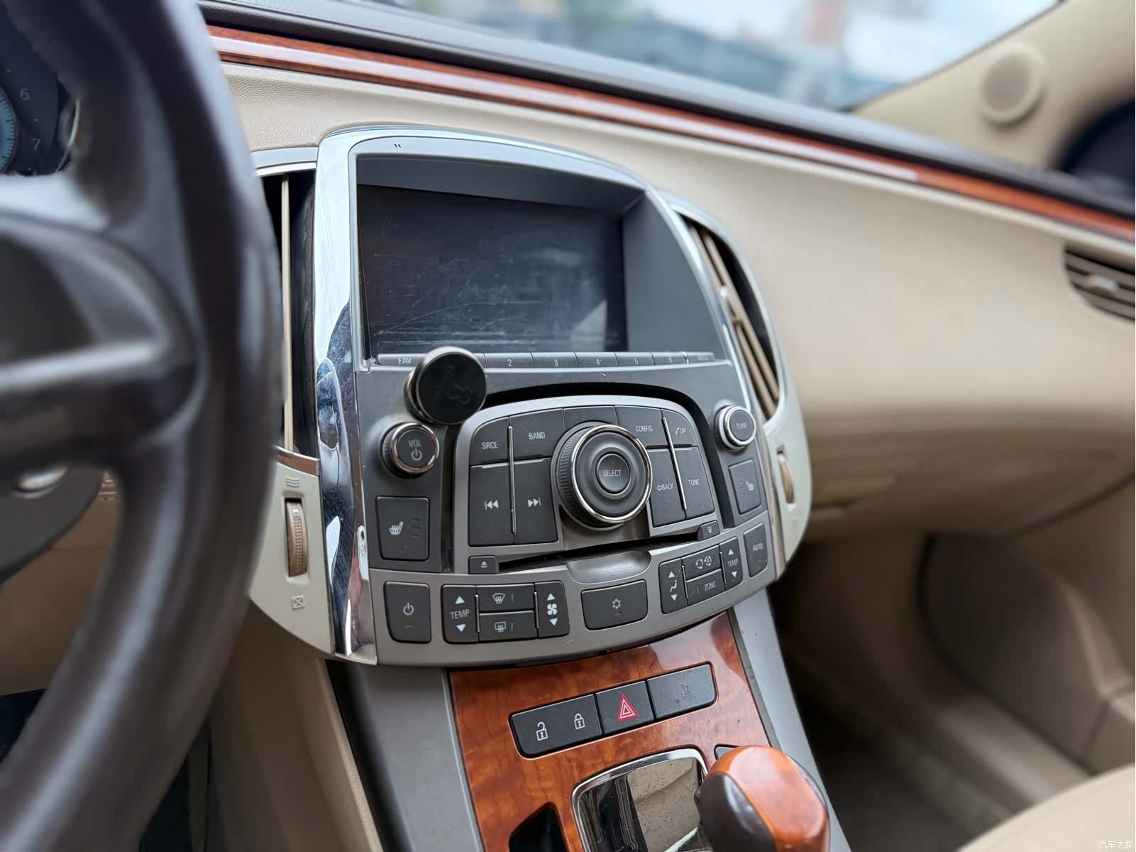 Buick LaCrosse, 2012 10