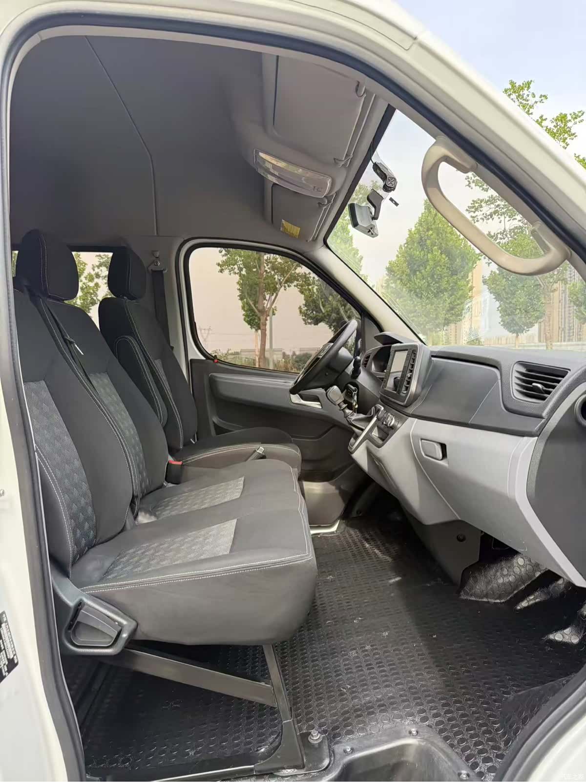 Maxus V80, 2023 13