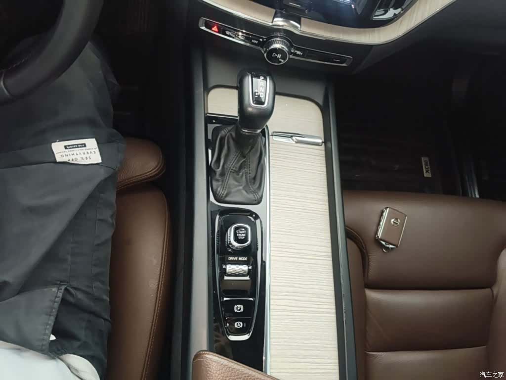 Volvo XC60, 2019 10
