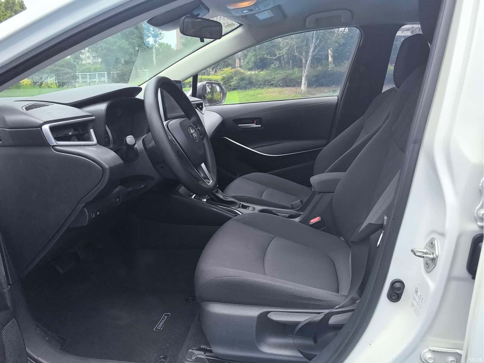 Toyota Corolla, 2022 все фото