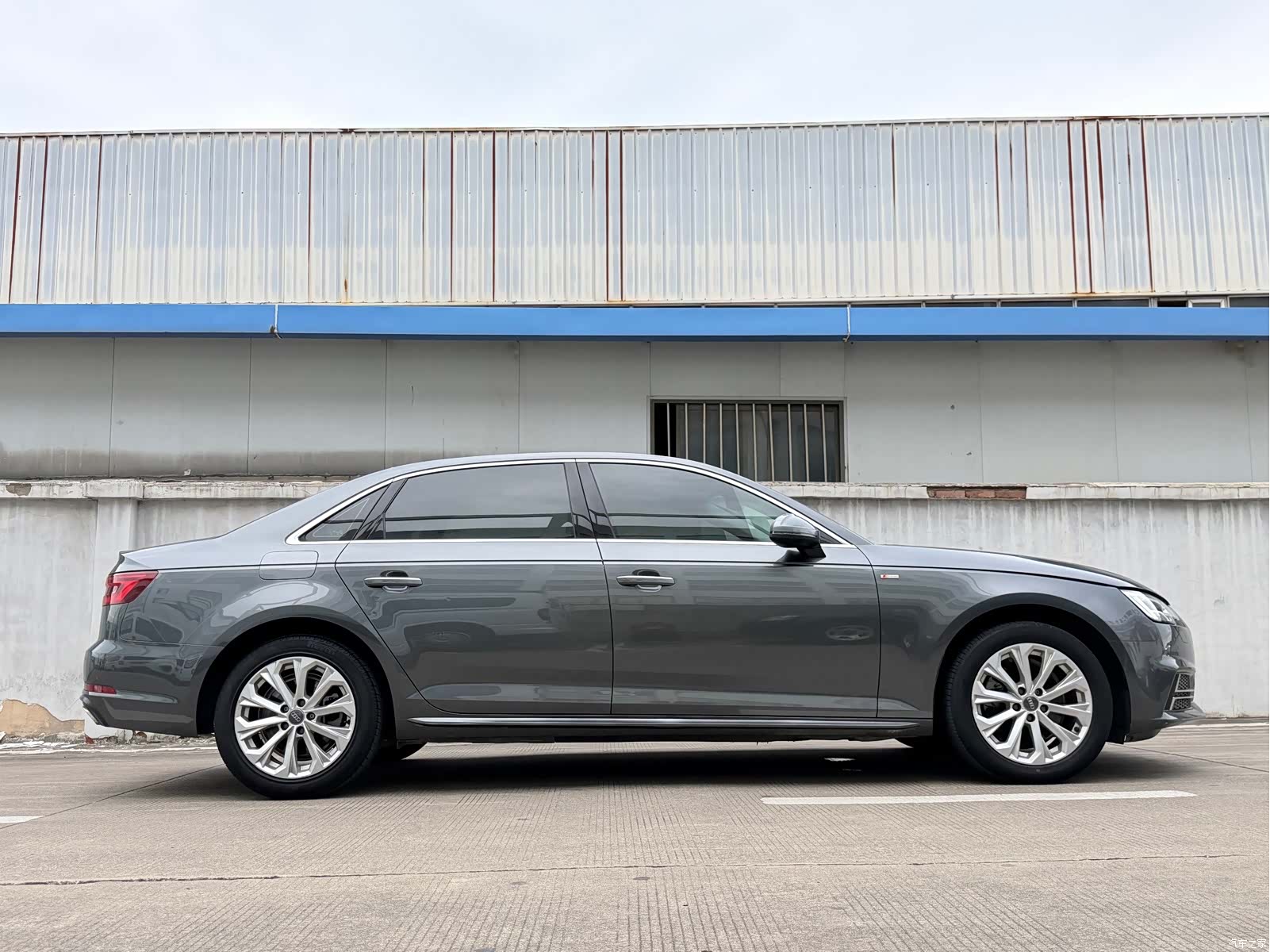 Audi A4L, 2019 18