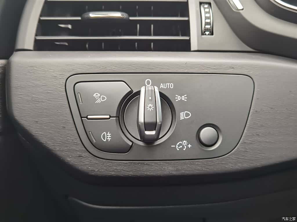 Audi A4L, 2024 14