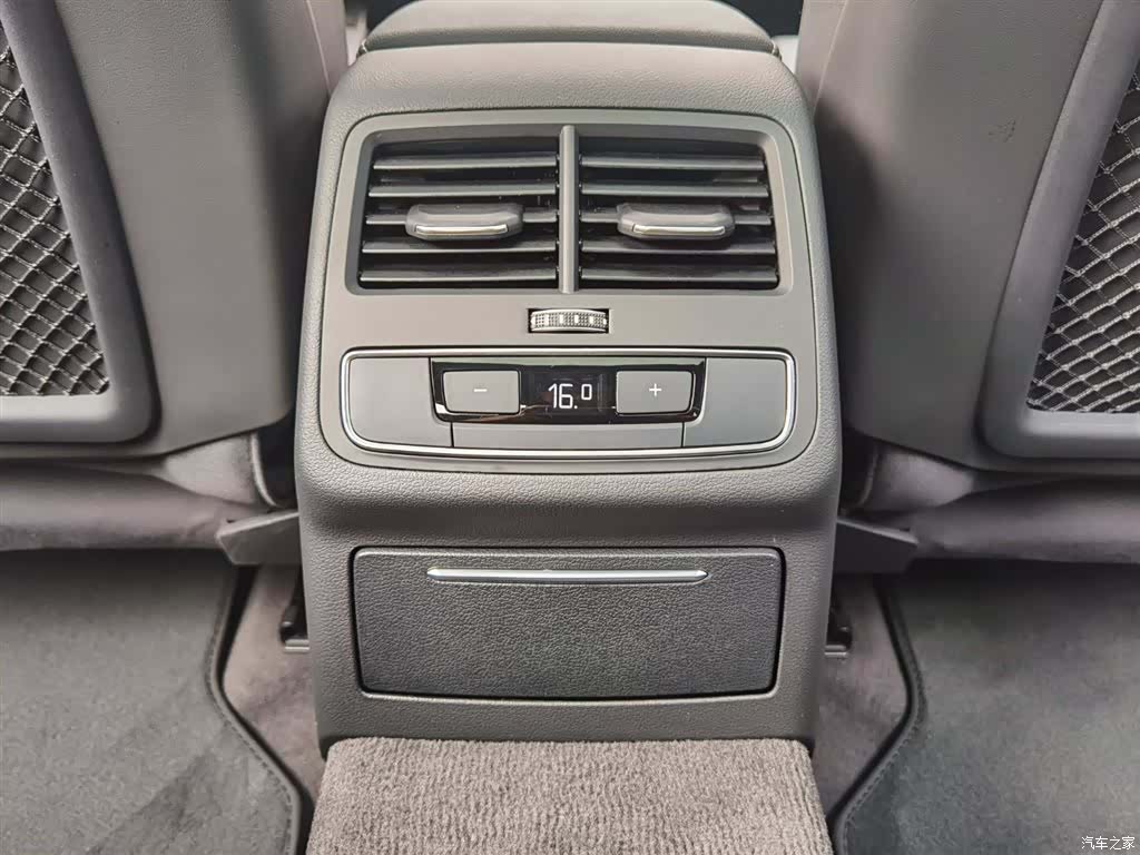 Audi A4L, 2024 25