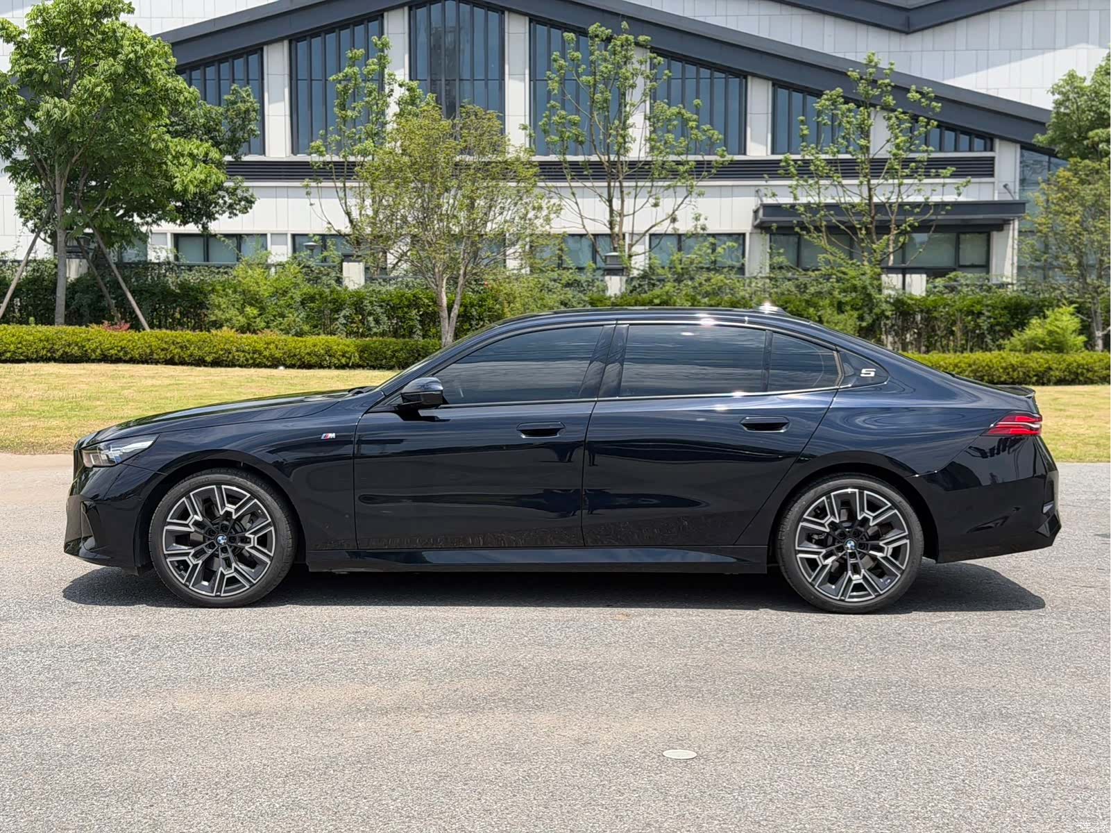 BMW 5 Series, 2024 6