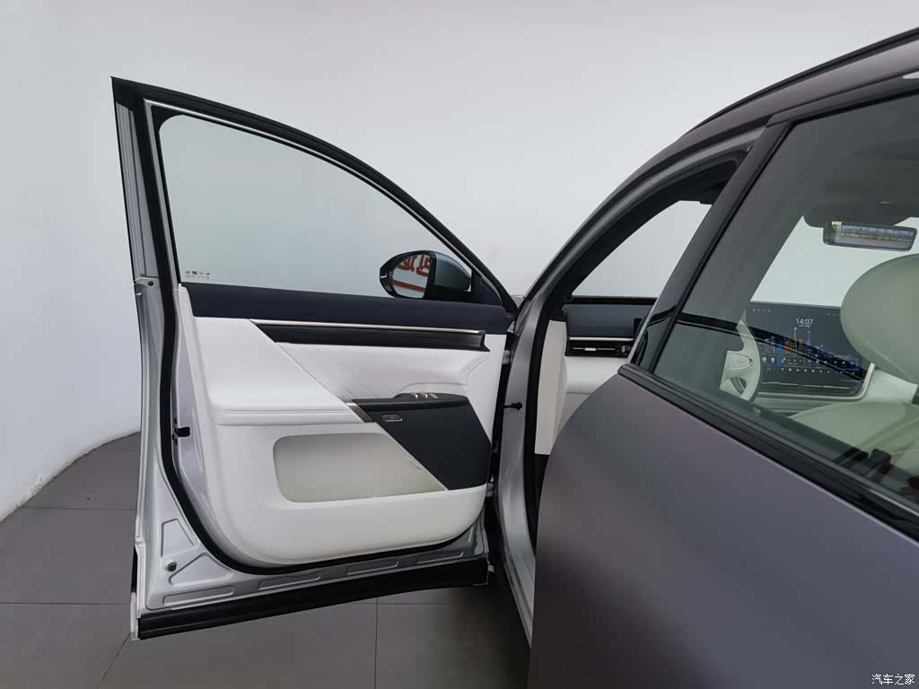 DongFeng eπ008, 2025 8