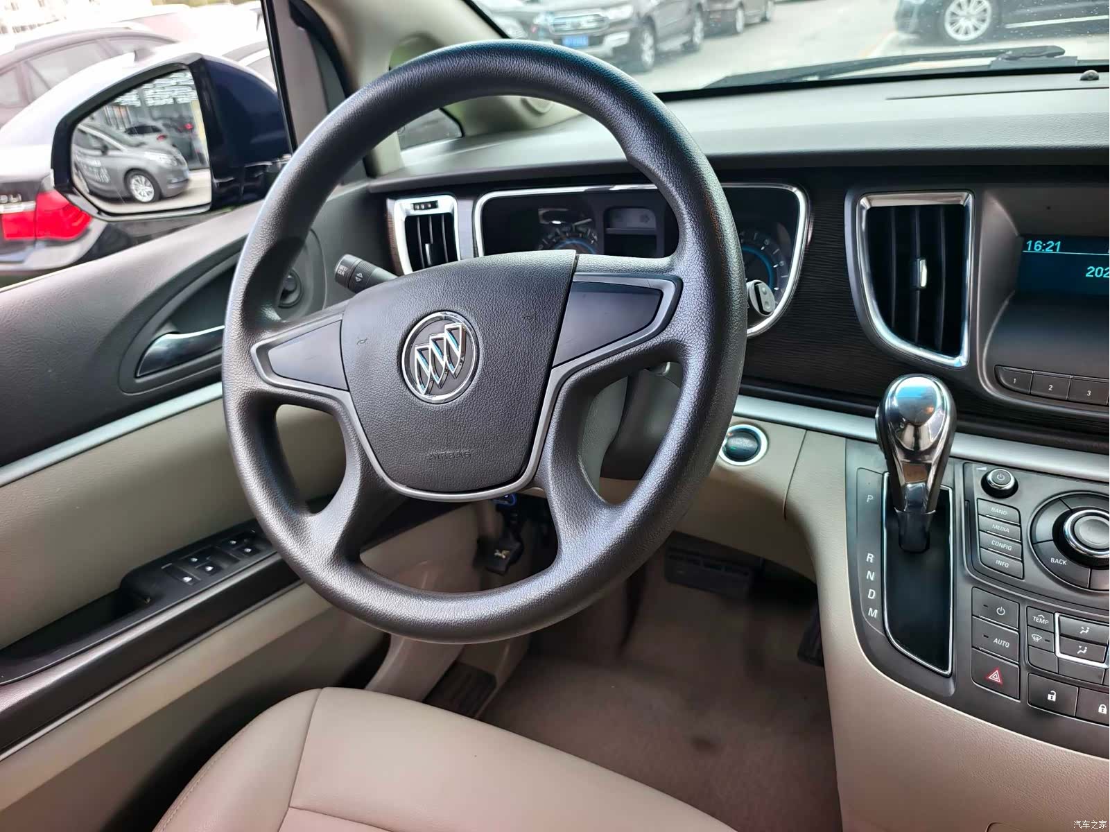 Buick GL8, 2011 17