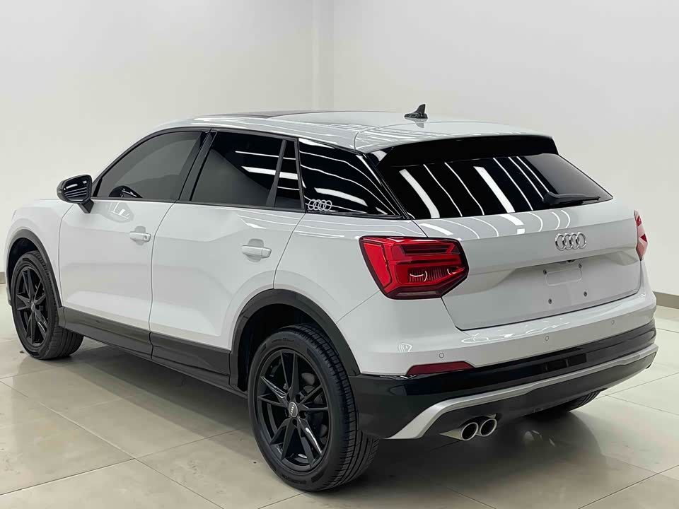 Audi Q2L
