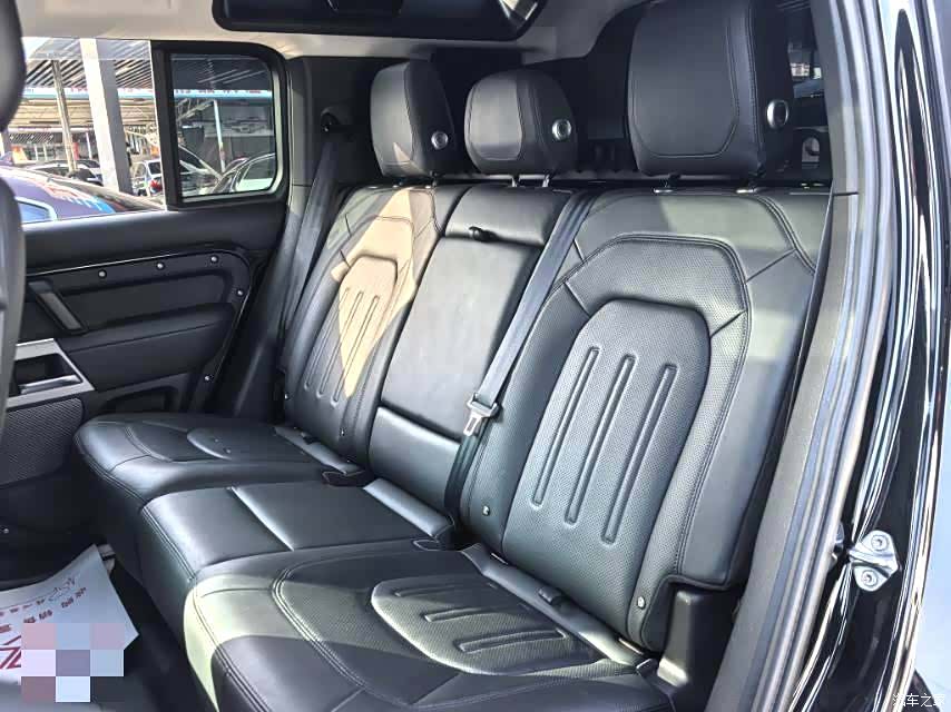 Land Rover Defender, 2020 3