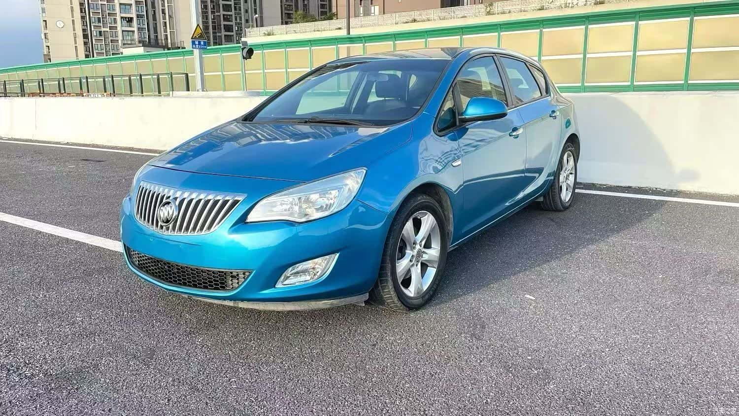 Buick XT, 2010 1