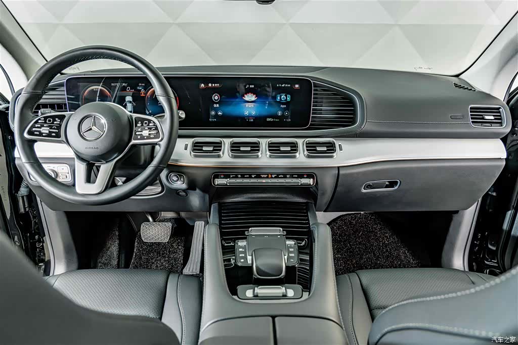 Mercedes-Benz GLE, 2023 13