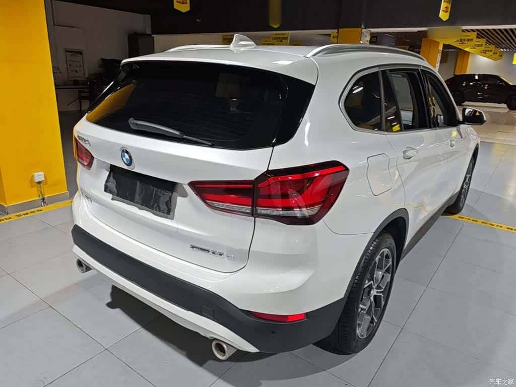 BMW X1, 2022 все фото