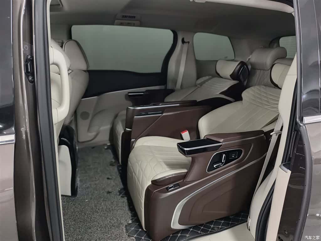 Buick GL8, 2021 9
