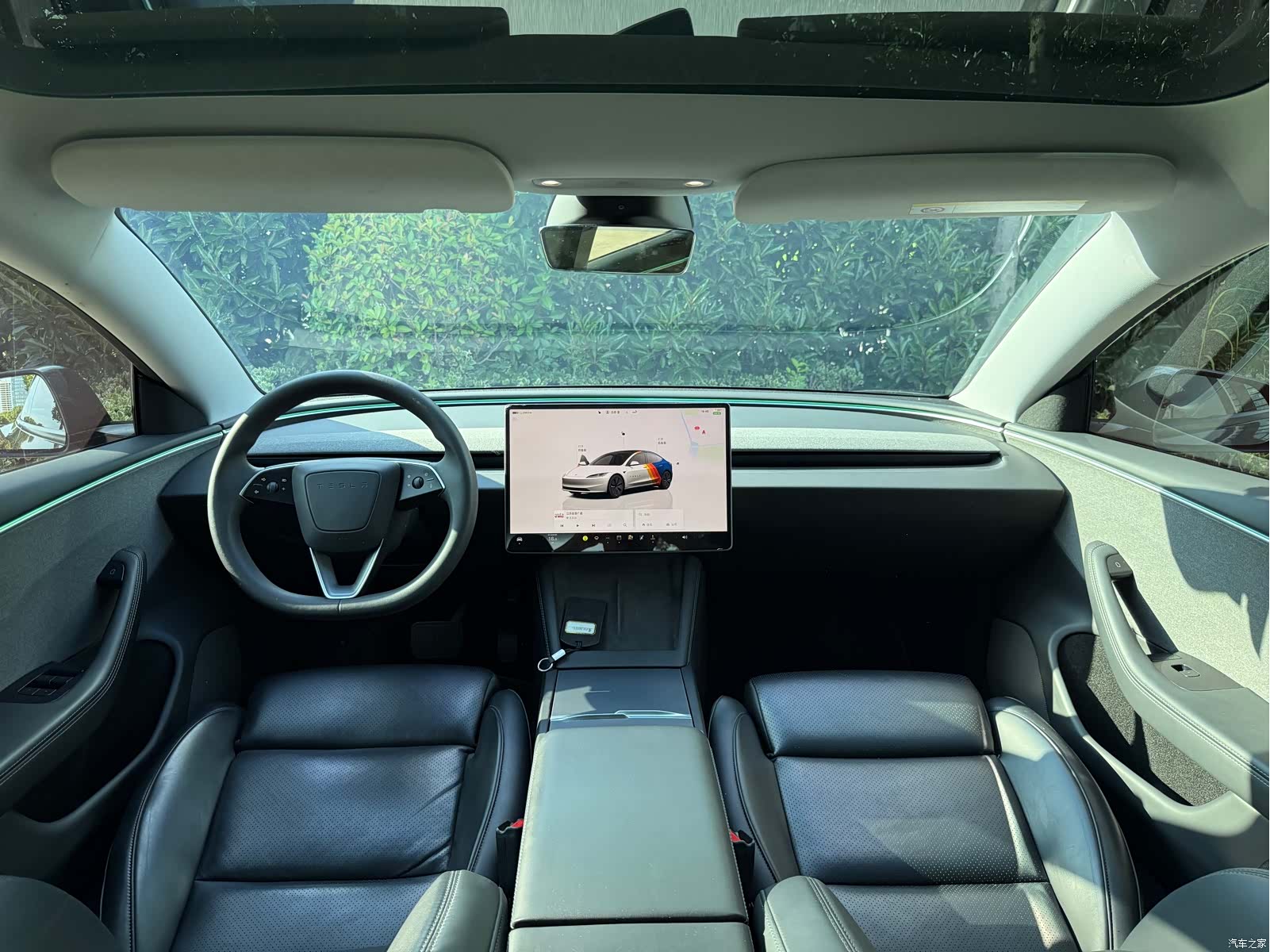 Tesla Model 3, 2025 8