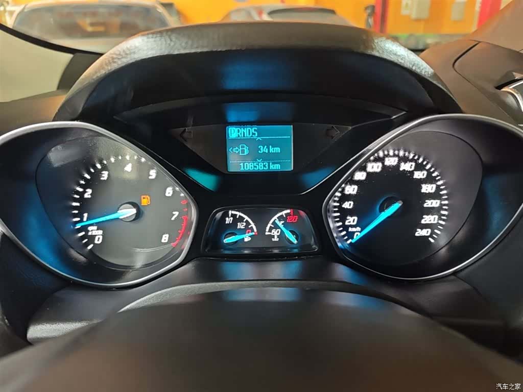 Ford Kuga, 2014 12