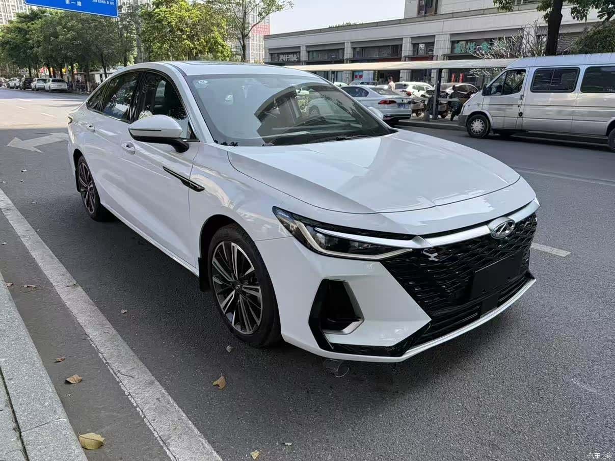 Chery Arrizo 8, 2022 3