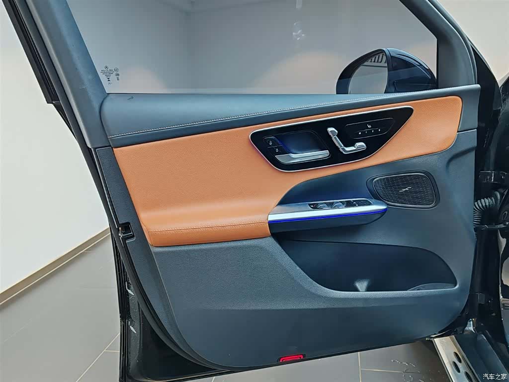 Mercedes-Benz GLC, 2023 14