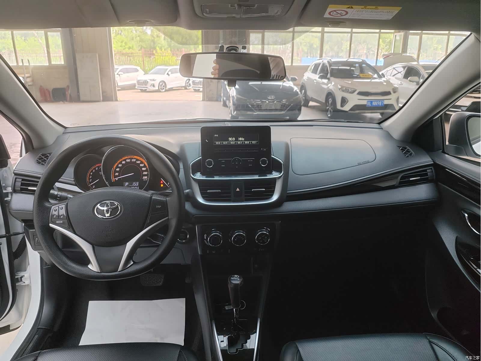 Toyota YARiS L, 2022 8