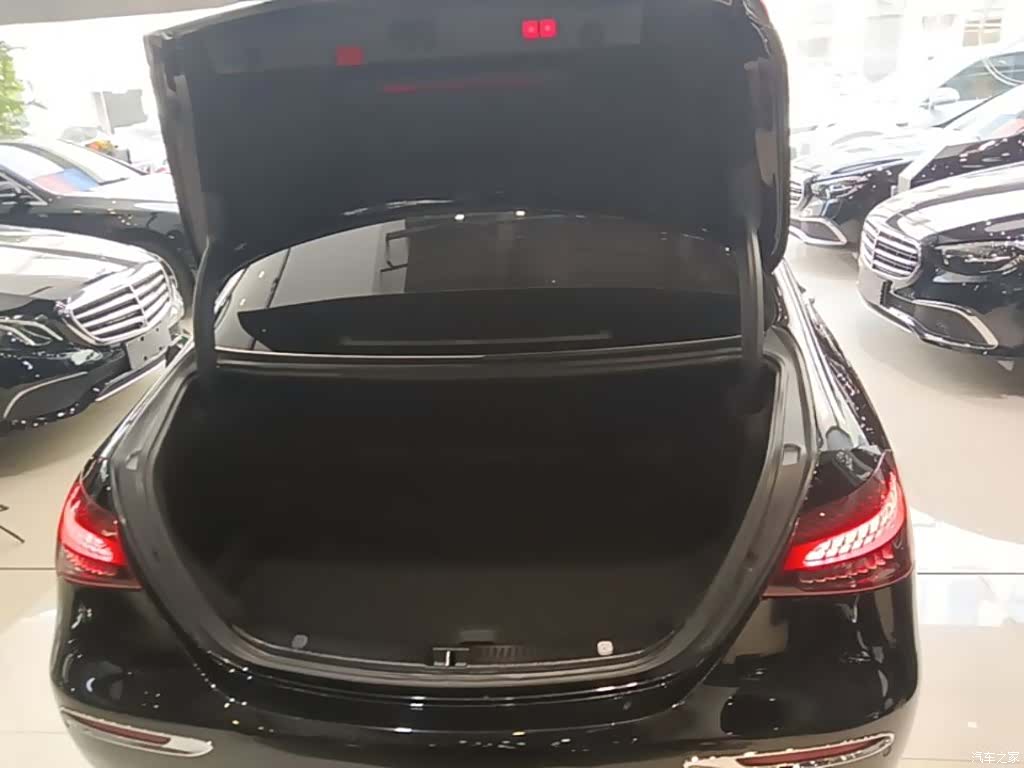 Mercedes-Benz E-Class, 2021 19