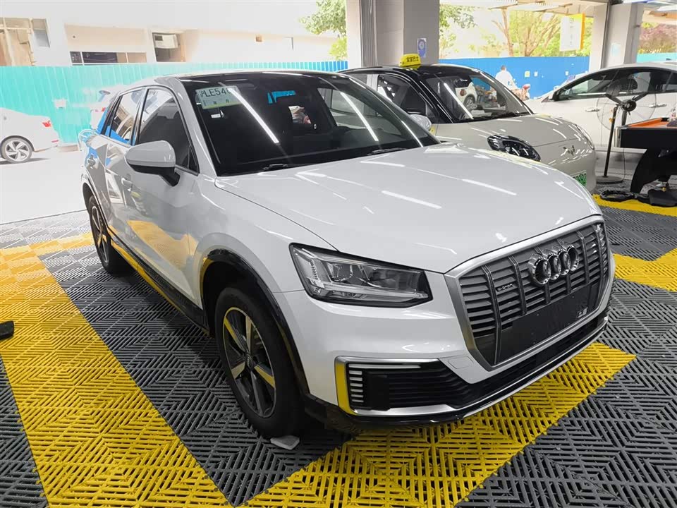 Audi Q2L Audi Q2L