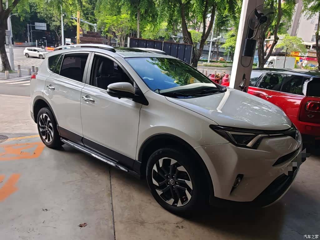 Toyota RAV4, 2016 4