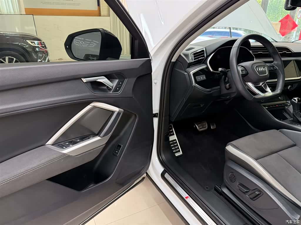 Audi Q3, 2023 8