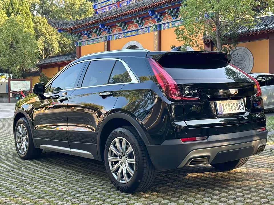 Cadillac XT4
