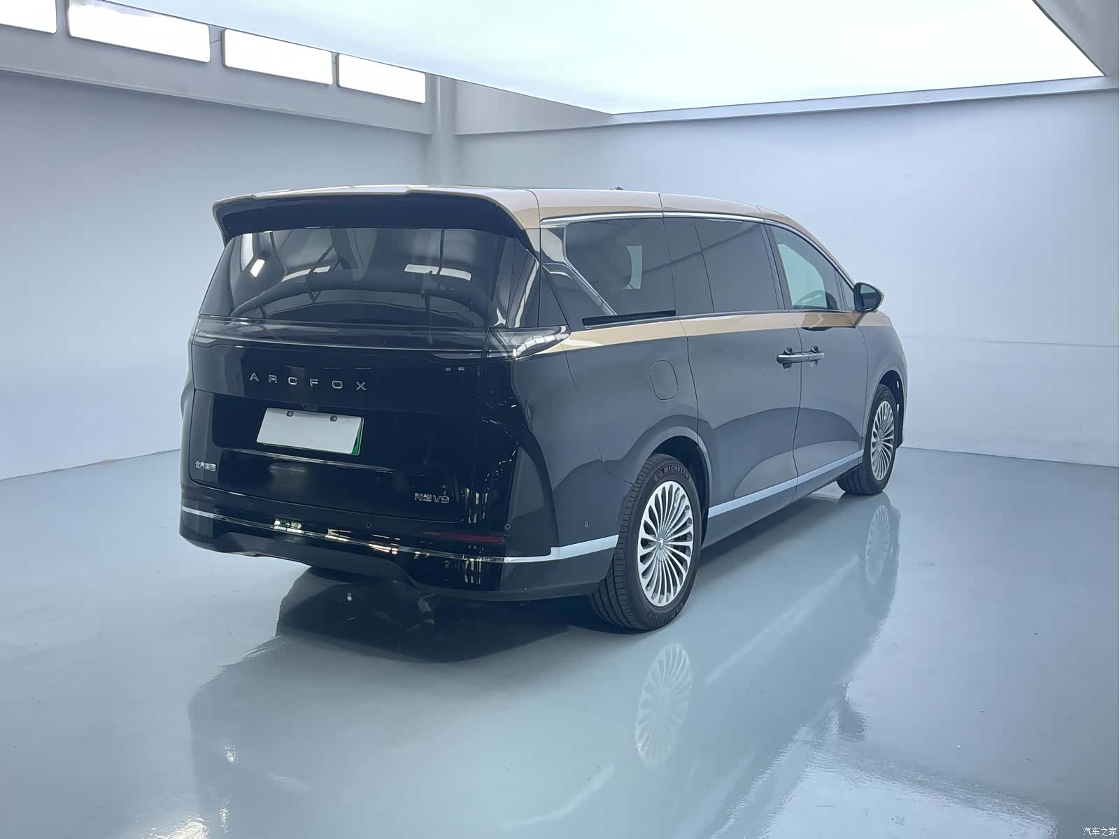 BAIC V9, 2026 18
