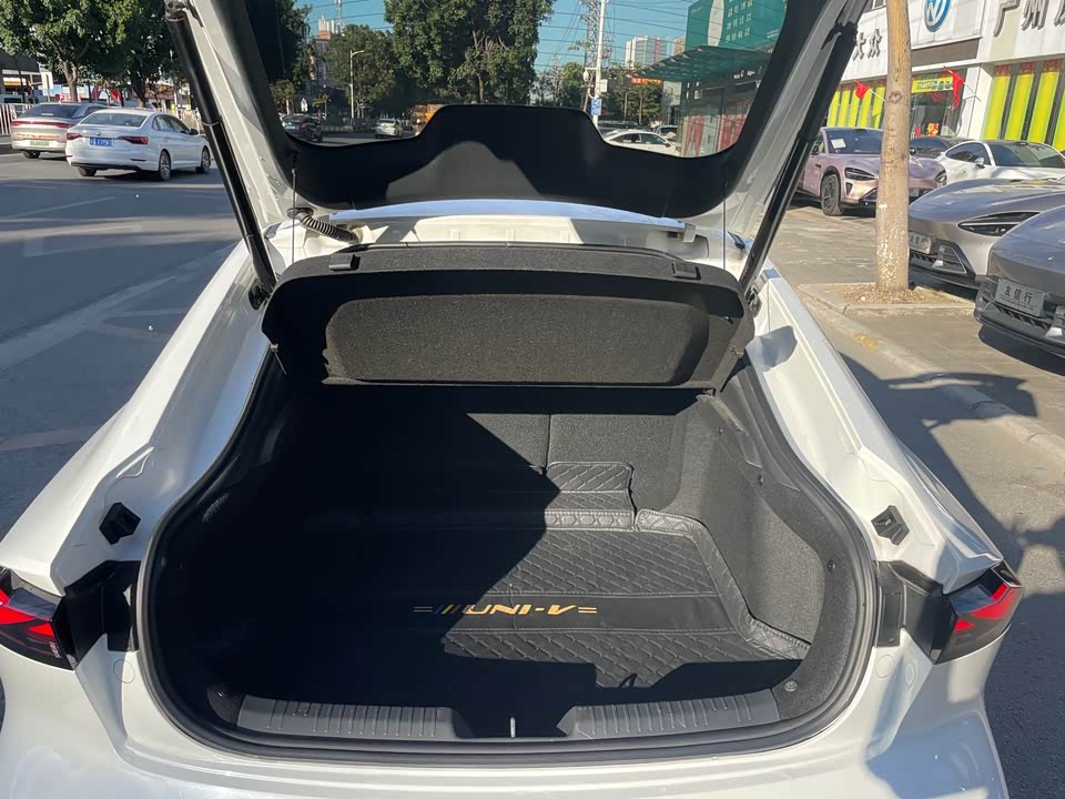 Changan UNI-V