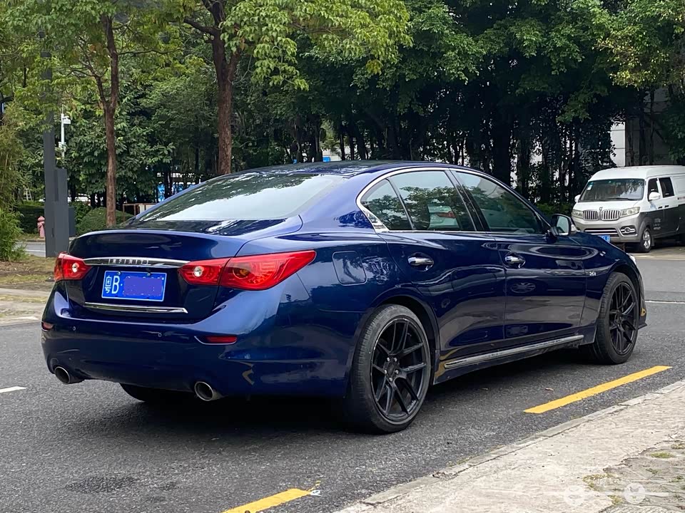 Infiniti Q50L