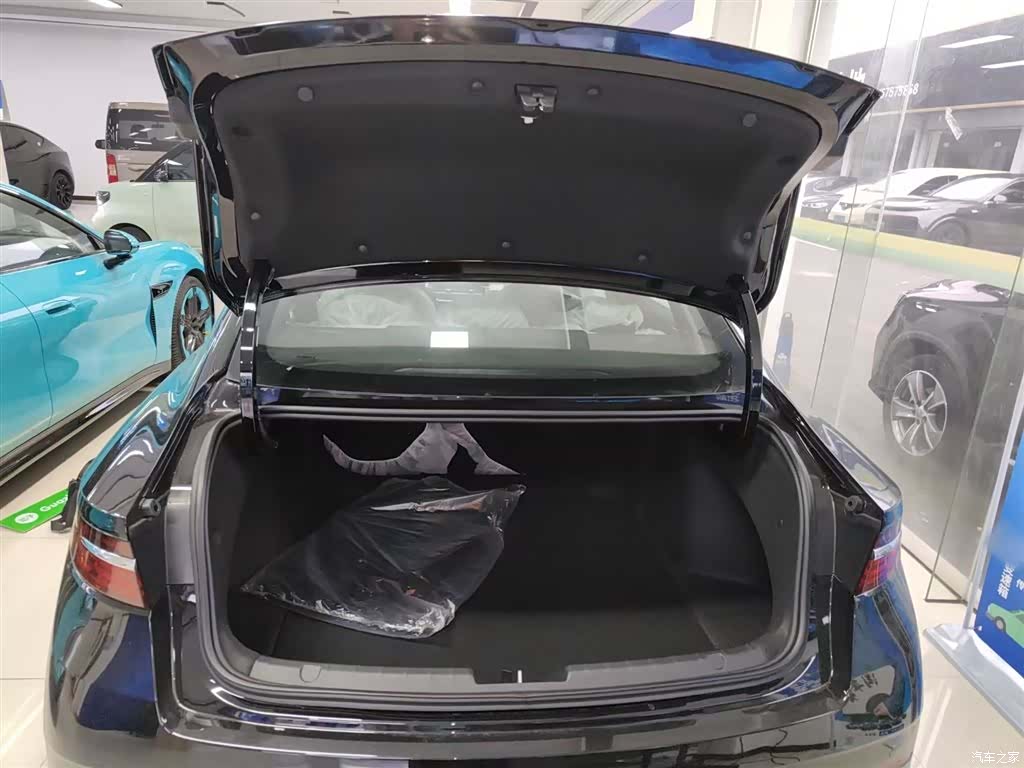 Geely Preface, 2026 19