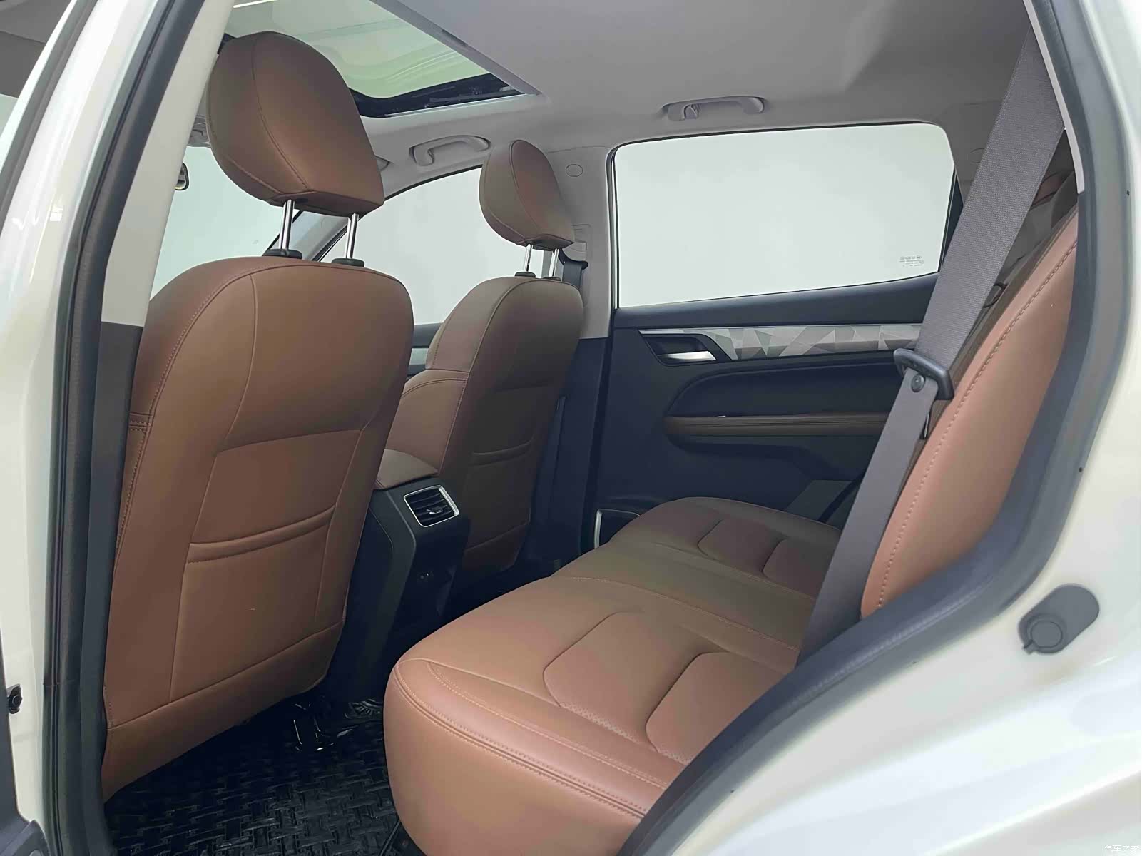Geely X6, 2022 8