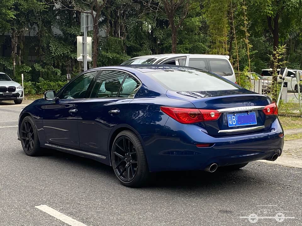 Infiniti Q50L